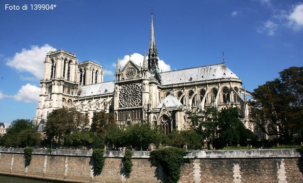Crisi strisciante nella diocesi di Parigi: due vicari generali si dimettono